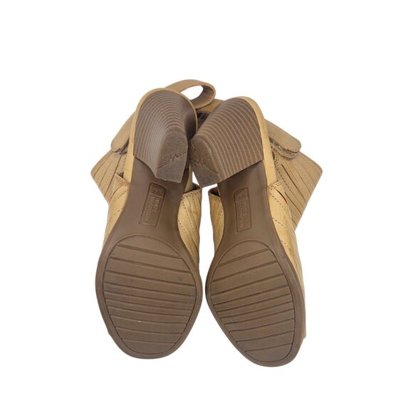 White Mountain Phoenix Peep Toe Block Heel Sandals Tan Size 6M - Picture 8 of 10